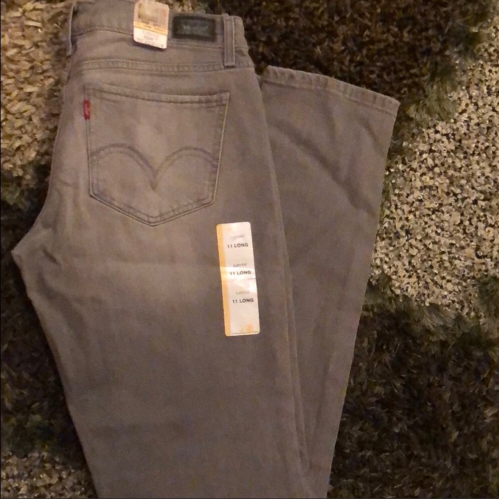 NWT!!! Levis 524 long